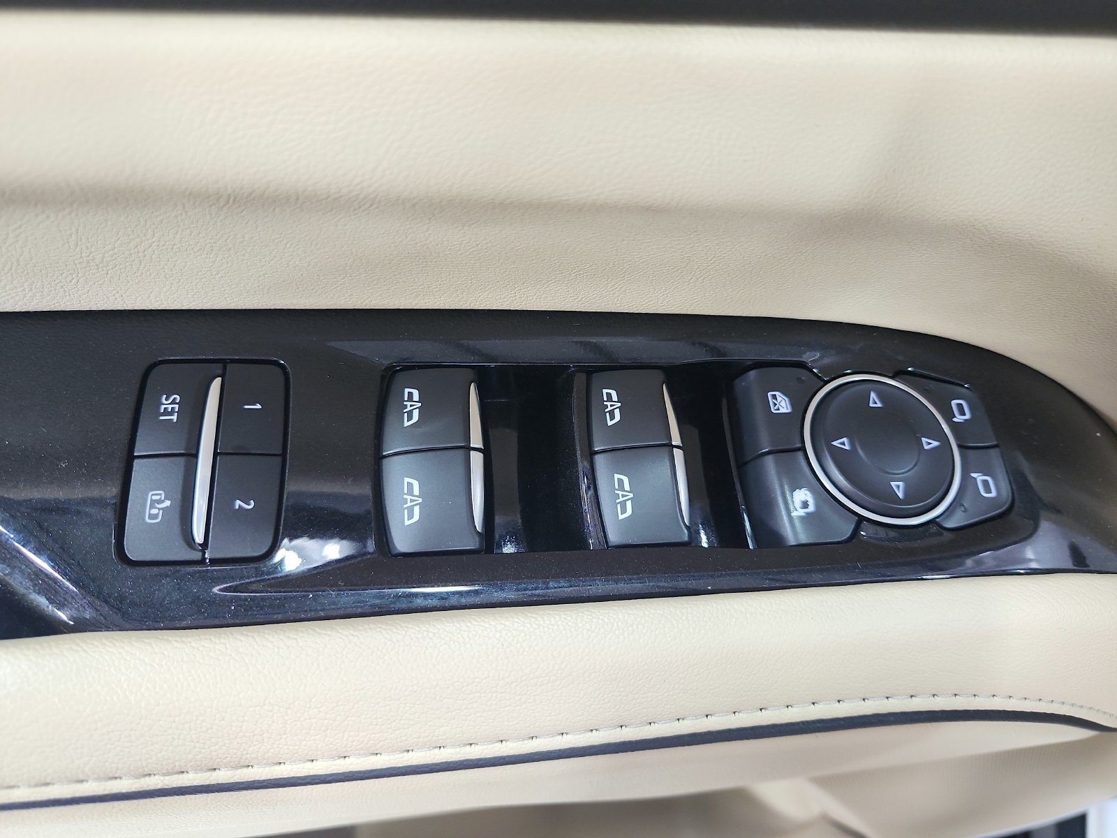 Used 2021 Cadillac Escalade ESV Premium Luxury AWD/4WD image 36