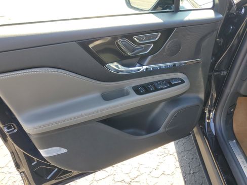 New 2026 Lincoln Corsair Reserve image 8