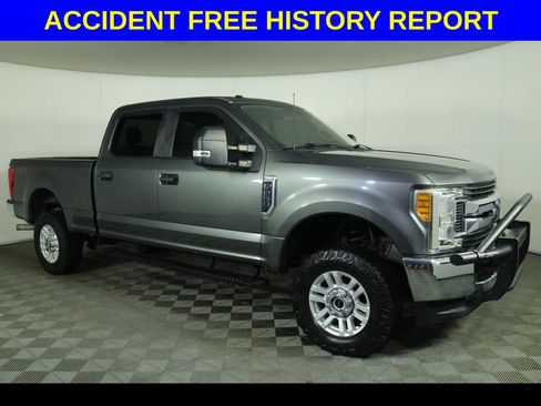 Used 2017 Ford F250 XL w/ STX Appearance Package AWD/4WD image 2