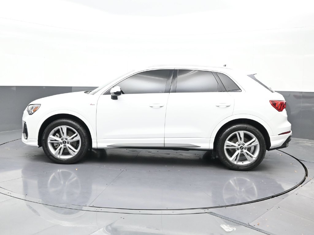 Used 2023 Audi Q3 2.0T Premium AWD/4WD image 2