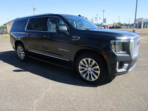 Used 2022 GMC Yukon XL Denali image 5