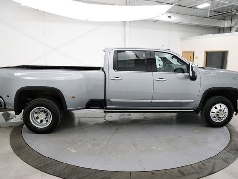 Used 2024 Chevrolet Silverado 3500 High Country w/ High Country Premium Package AWD/4WD image 8