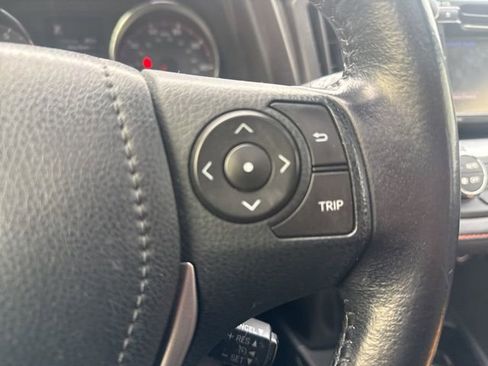Used 2016 Toyota RAV4 SE image 15