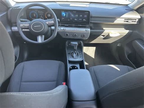 New 2026 Hyundai Kona SE image 9