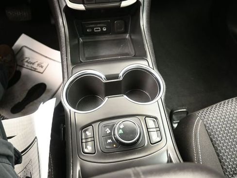 Used 2023 GMC Terrain SLE w/ Driver Convenience Package image 11