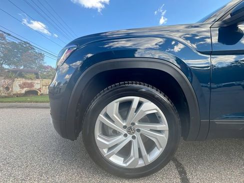 Certified 2021 Volkswagen Atlas SE w/ Panoramic Sunroof Package image 10