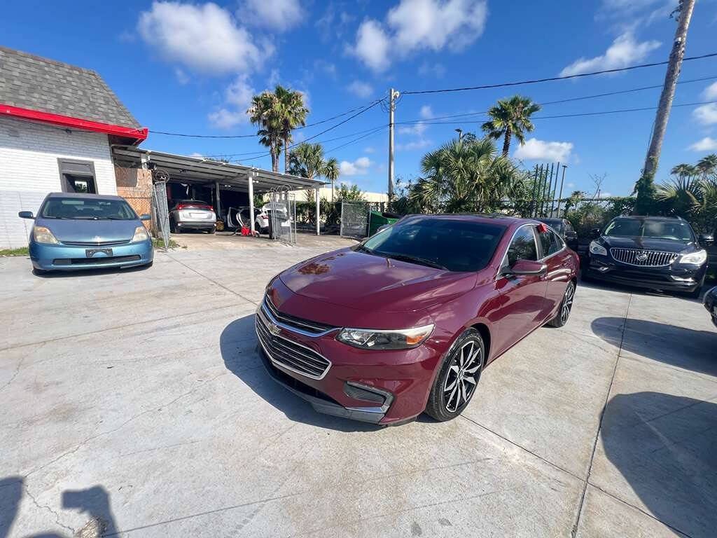 Used 2016 Chevrolet Malibu LT w/ Leather Package FWD image 4