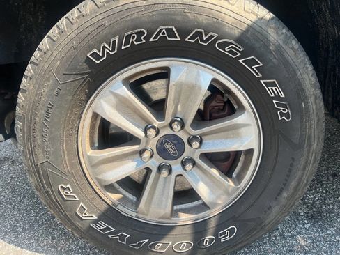 Used 2014 Ford F150 XLT w/ Trailer Tow Package image 24