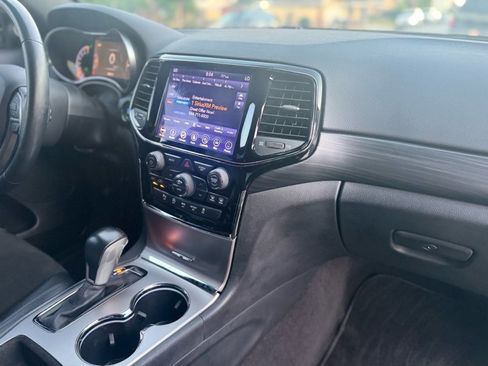 Used 2019 Jeep Grand Cherokee Altitude RWD image 16