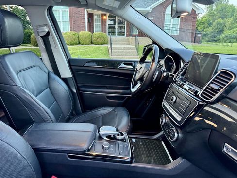 Used 2018 Mercedes-Benz GLS 550 4MATIC image 32