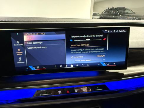 Used 2023 BMW 740i w/ Parking Assistance Package RWD image 43