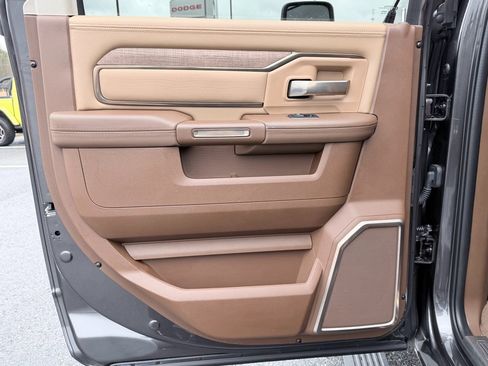 Used 2023 RAM 3500 Limited image 31