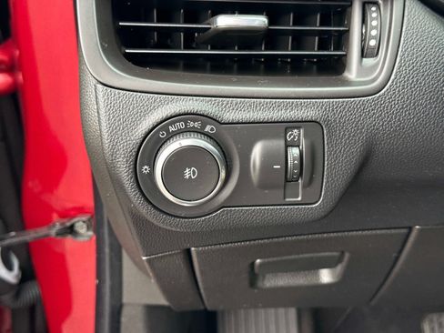 Used 2020 Buick Envision Essence FWD image 33