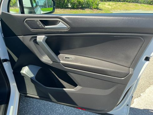 Used 2019 Volkswagen Tiguan SE FWD image 31