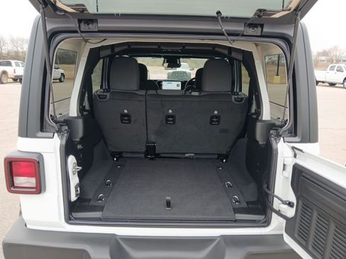 New 2026 Jeep Wrangler Unlimited Sport w/ Convenience Group image 25