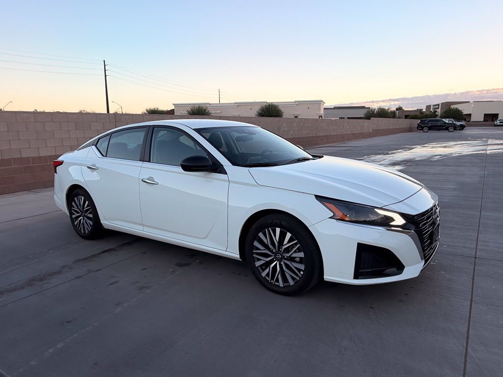Used 2025 Nissan Altima 2.5 SV FWD image 5