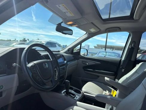 Used 2017 Honda Pilot EX-L image 3