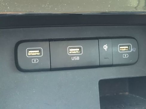 Used 2024 Kia Carnival EX FWD image 26