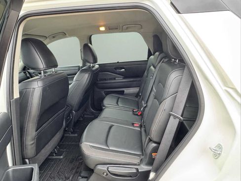 Used 2023 Nissan Pathfinder SL AWD/4WD image 44