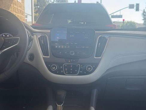 Used 2024 Chevrolet Malibu LT image 21