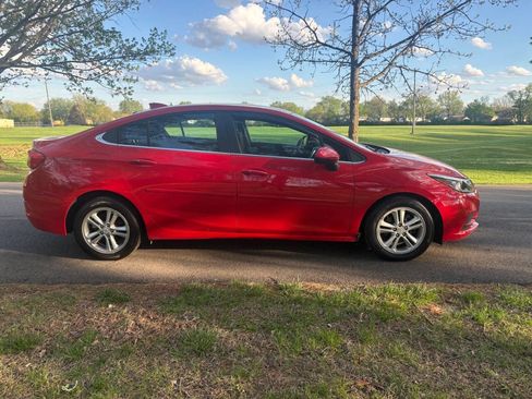 Used 2016 Chevrolet Cruze LT w/ Convenience Package image 11
