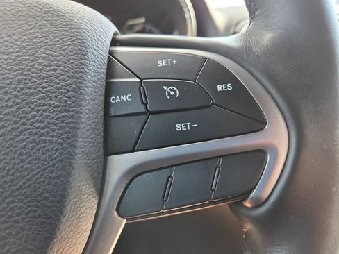 Used 2019 Jeep Grand Cherokee Limited RWD image 14