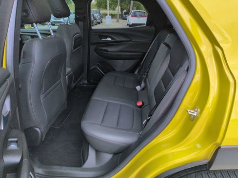 Used 2023 Chevrolet TrailBlazer RS w/ Sun and Liftgate Package FWD image 23
