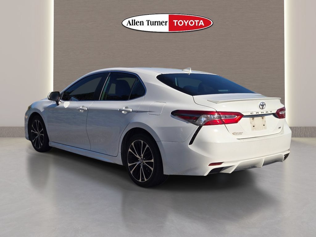 Used 2019 Toyota Camry SE FWD image 8