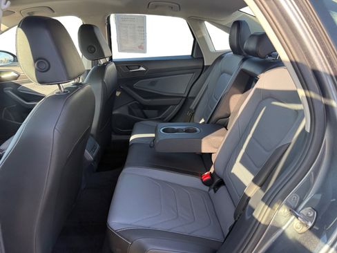 Certified 2025 Volkswagen Jetta SEL image 16