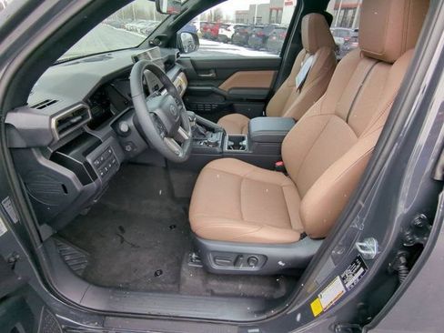 Certified 2025 Toyota 4Runner Limited AWD/4WD image 8