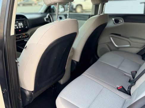 Used 2020 Kia Soul LX image 13