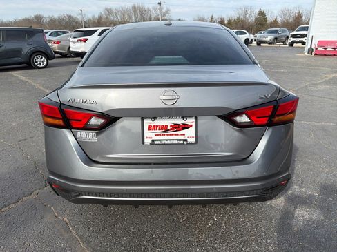 Used 2024 Nissan Altima 2.5 SV image 8
