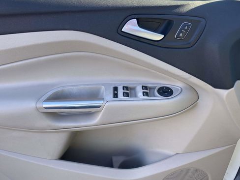 Used 2017 Ford C-MAX SE image 15