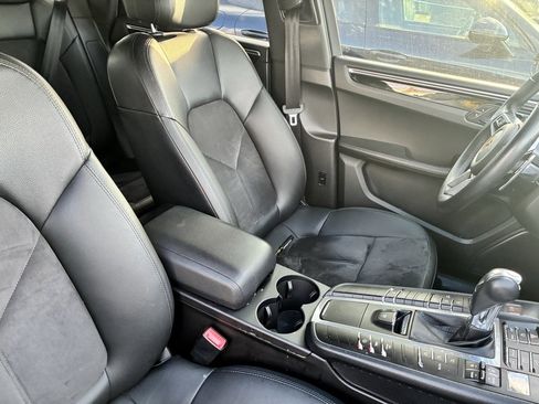 Used 2017 Porsche Macan w/ Driver Memory Package image 45