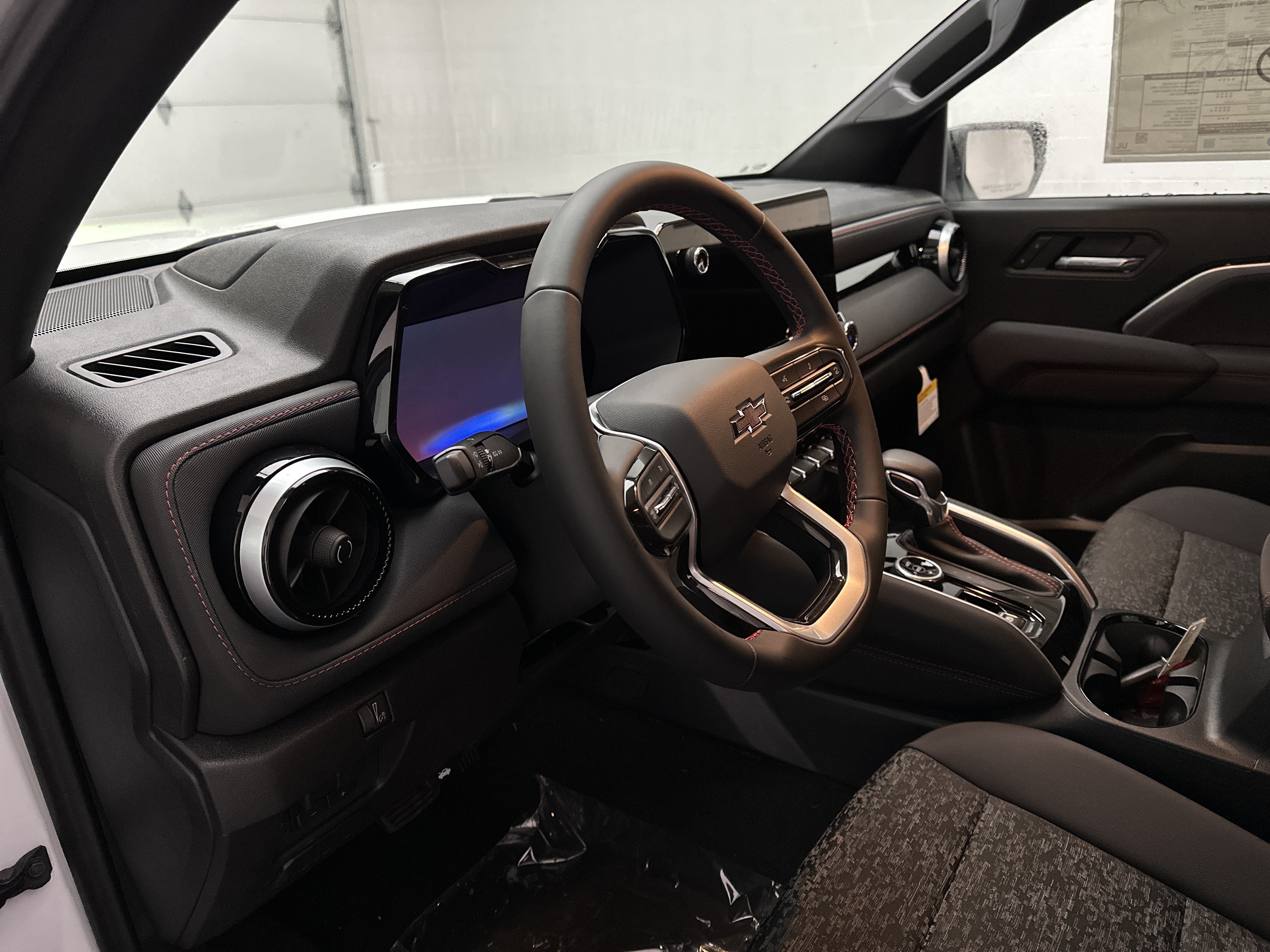 New 2026 Chevrolet Colorado Z71 w/ Midnight Edition AWD/4WD image 18
