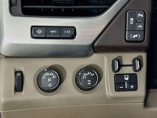 Used 2018 Chevrolet Tahoe Premier AWD/4WD image 11