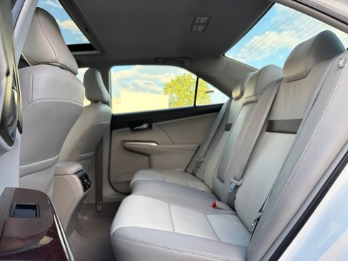 Used 2012 Toyota Camry XLE w/ Leather Pkg FWD image 27