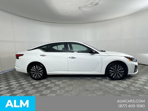 Used 2025 Nissan Altima 2.5 SV FWD image 5