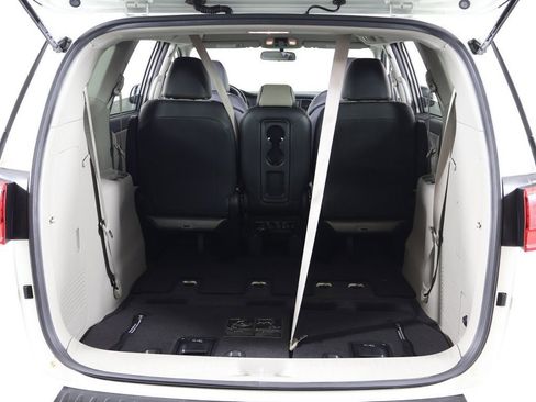 Used 2019 Kia Sedona EX image 18