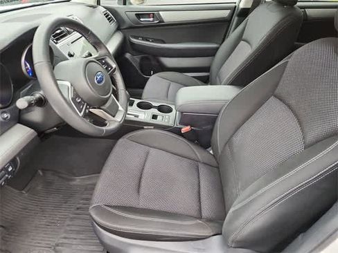 Used 2019 Subaru Outback 2.5i Premium image 14
