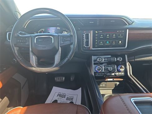 Used 2023 GMC Yukon XL Denali Ultimate image 12