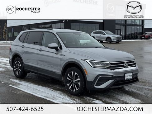 Used 2022 Volkswagen Tiguan S image 1