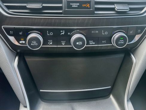 Used 2019 Honda Accord Touring image 23