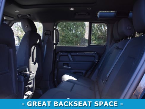 Used 2025 Land Rover Defender 110 S image 9