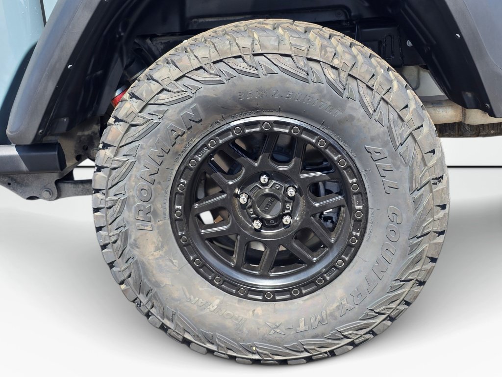 Used 2025 Jeep Gladiator Mojave w/ Convenience Group AWD/4WD image 18