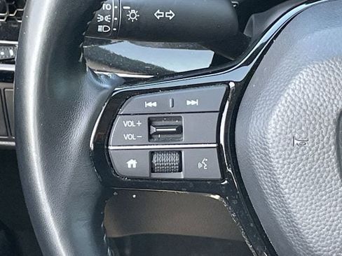 Used 2025 Honda CR-V EX-L image 12