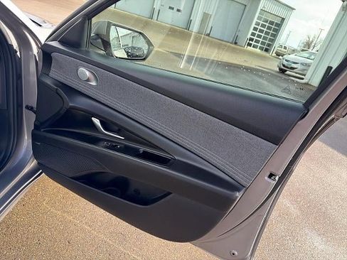 Used 2023 Hyundai Elantra Limited w/ Cargo Package image 18