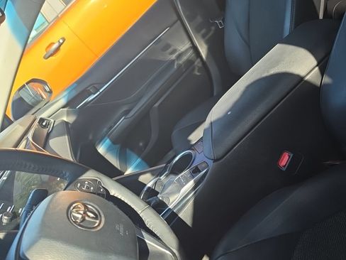 Used 2018 Toyota Camry XSE FWD image 6