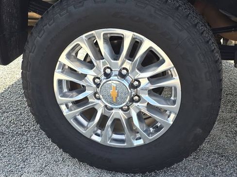 Used 2024 Chevrolet Silverado 3500 High Country w/ High Country Premium Package AWD/4WD image 11