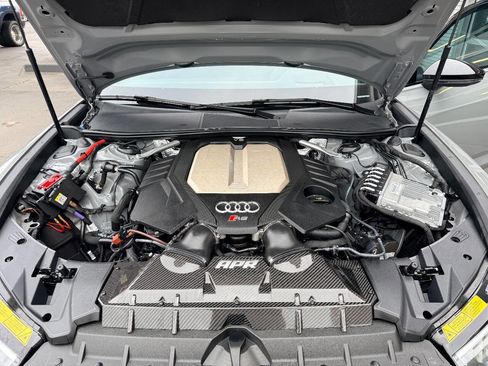 Used 2022 Audi RS 6 image 45